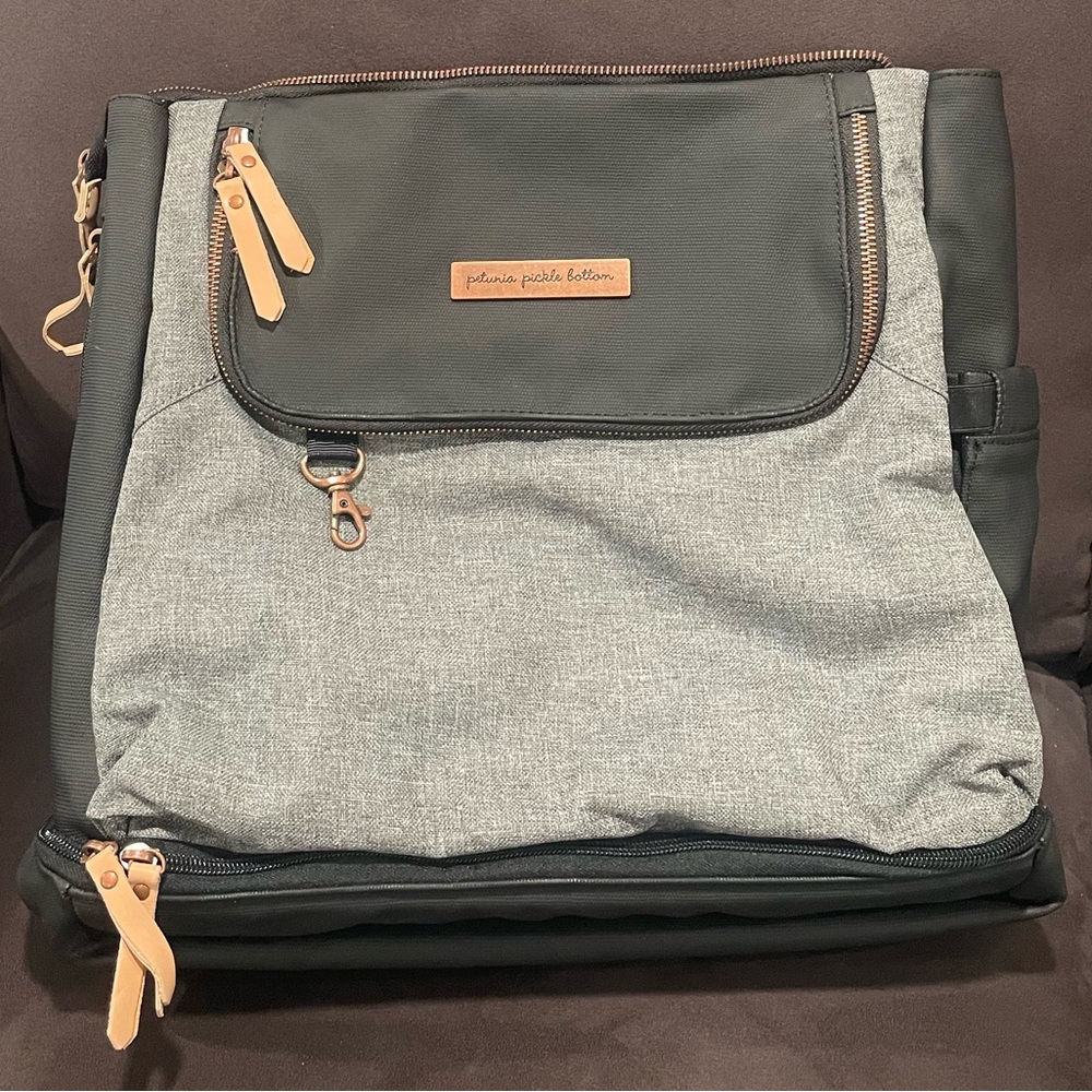 LIKE NEW- Petunia Pickle Bottom Diaper Bag. Pivot Pack.